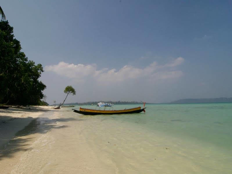 Symphony Palms Beach Resort And Spa Govind Nagar Exteriér fotografie