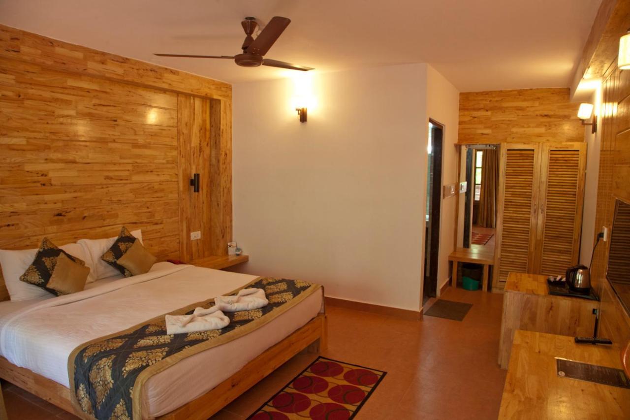 Symphony Palms Beach Resort And Spa Govind Nagar Exteriér fotografie